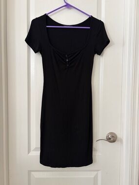 Classic Black Short Sleeve Scoop Neck Dress